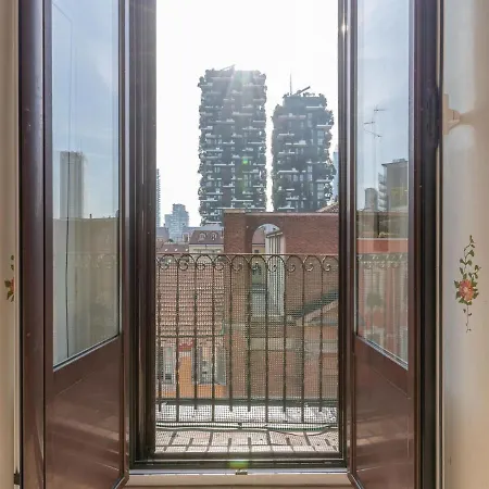 Apartment The Best Rent - One Bedroom Near Bosco Verticale Milan