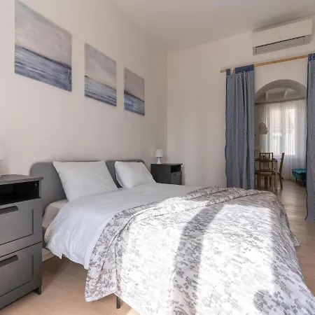 The Best Rent - One Bedroom Near Bosco Verticale Milan